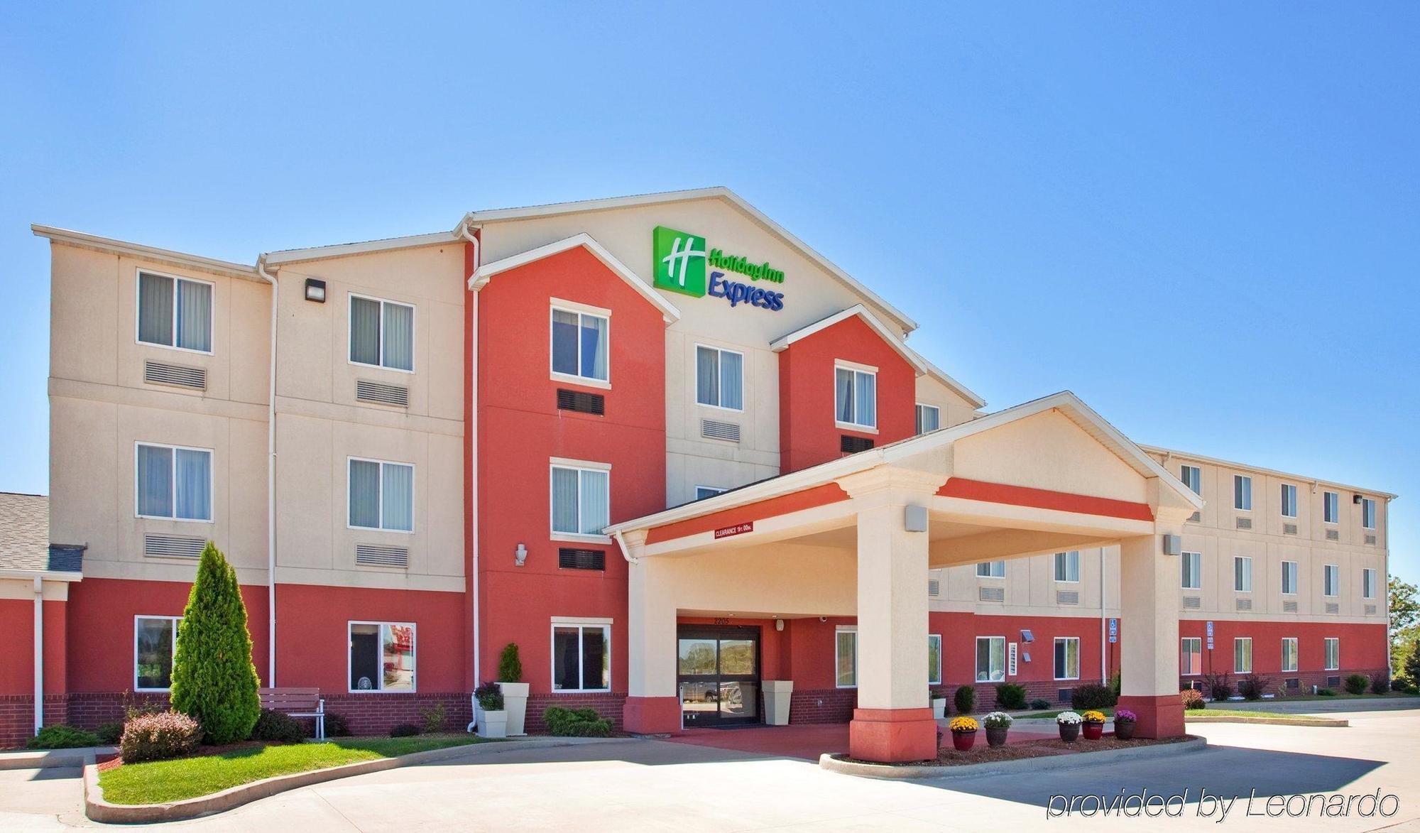 Hotel Baymont By Wyndham Fulton Exterior foto